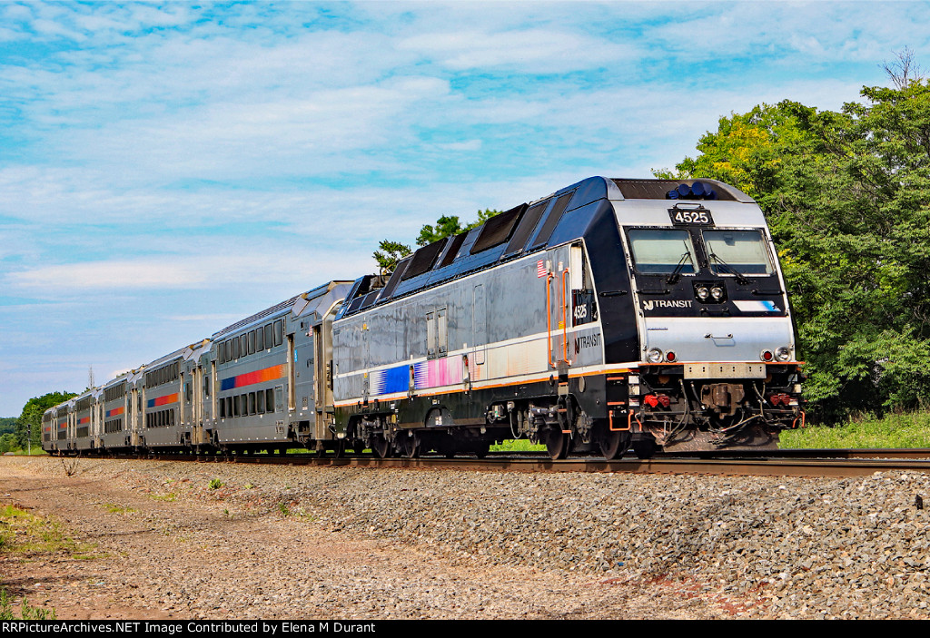 NJT 4525 on train 5526